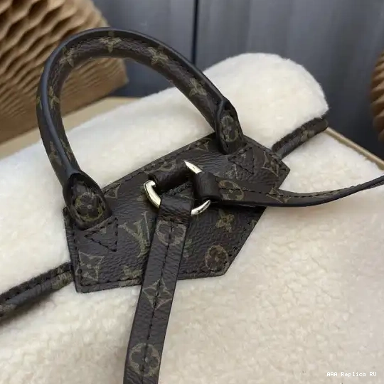 Aaa replica bags BACKPACK SKI LOUIS VUITTON 0704
